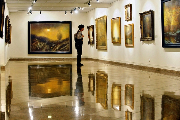 Enteriőr-fotó a Mednyánszky-kiállításról